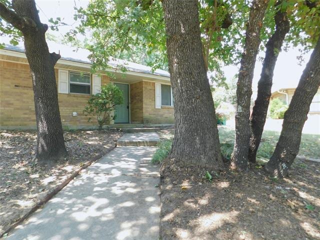 Photo - 2204 Canterbury Ct
