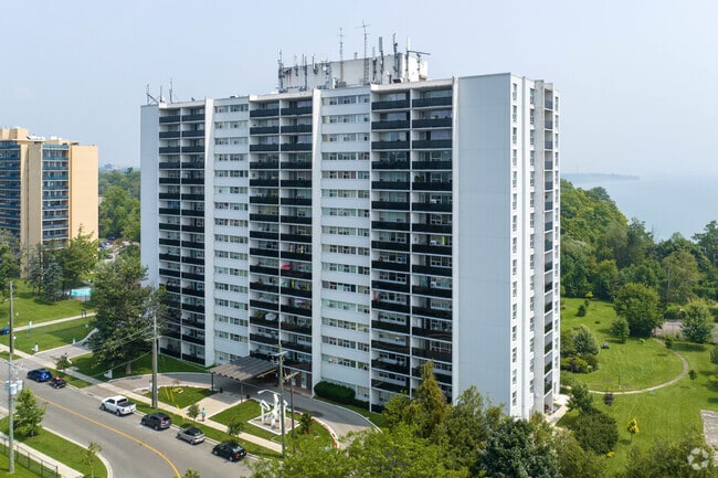 Building Photo - 45 Livingston Rd