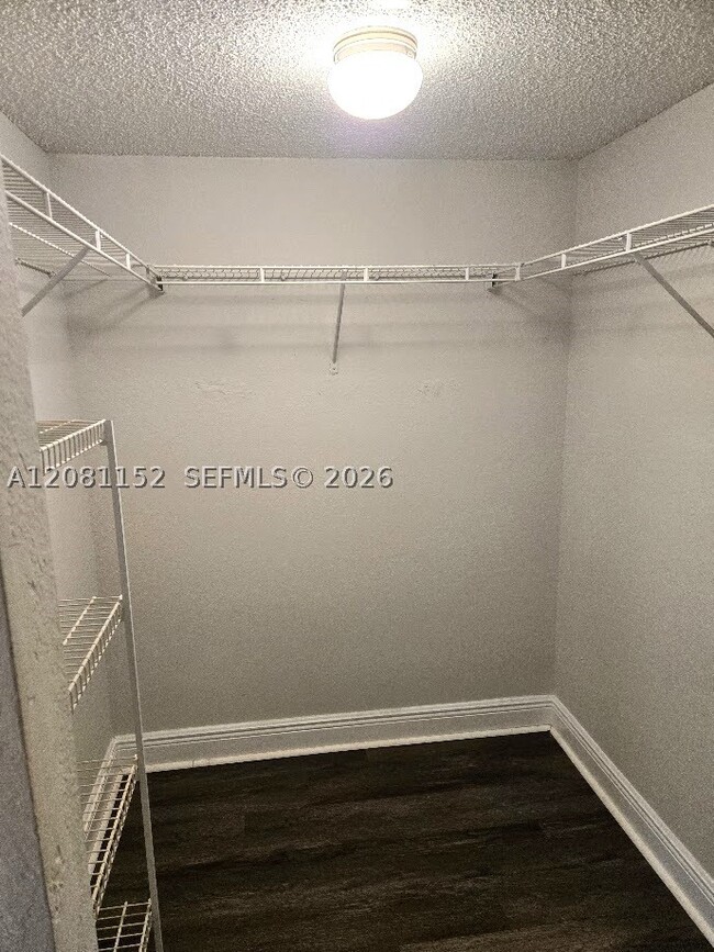 1561 Balfour Point Dr Unidad F