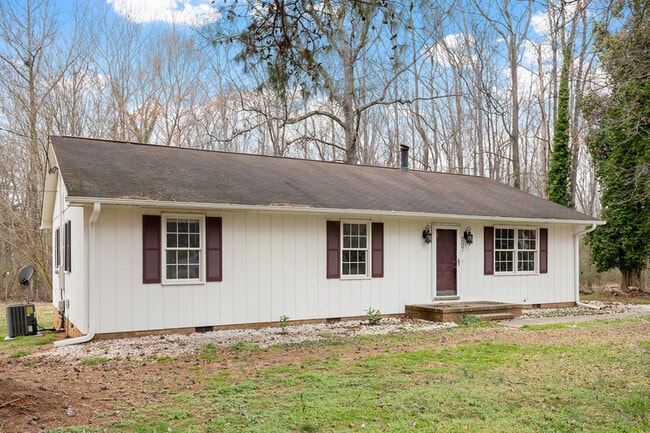 Photo - 207 S Hillcrest Dr