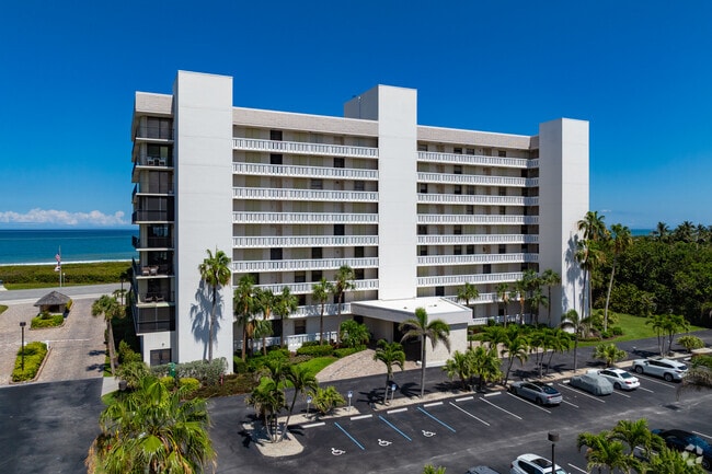 5055-5061 Carretera Norte A1A Hutchinson Island, FL 34949 - Bryn Mawr Ocean Tower Apartamentos