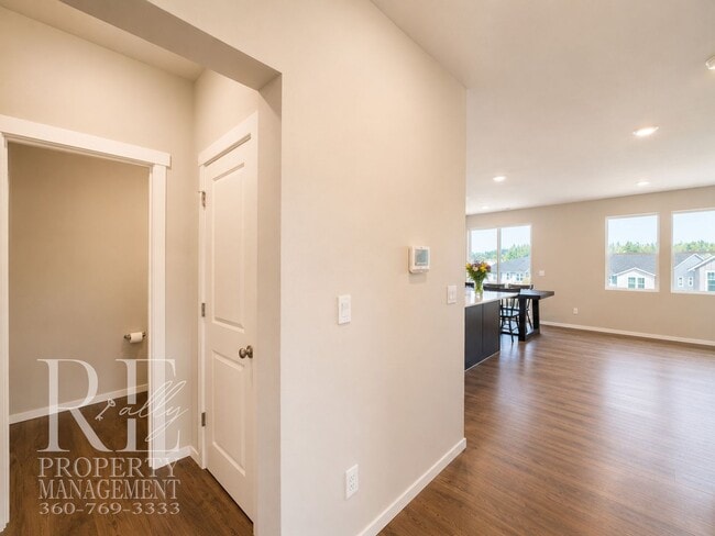 Photo - 6657 Yorktown Pl NE