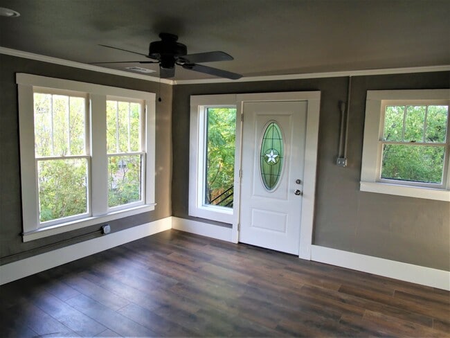 Photo - 104 W Wallace St Unit 104A