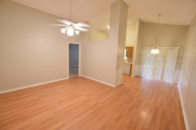 Photo - Recently Renovated 3 Bed 2 Bath Home for Rent in Apopka, FL!