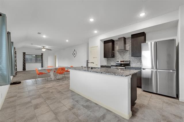 Photo - 755 Revere Ln