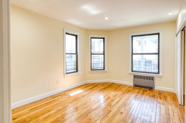 Photo - Updated 3 bedroom 1st floor apartment in Waterbury Unit 1st Floor