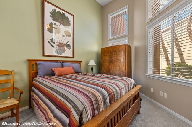 Photo - 725 Ventana Cir