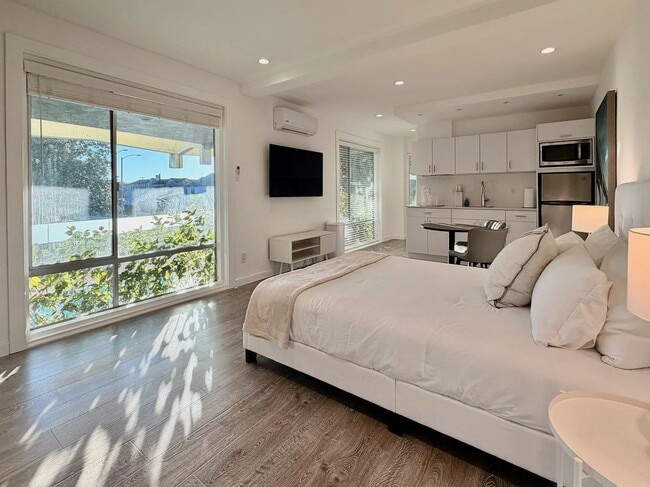 Wilshire Embassy Apartments
