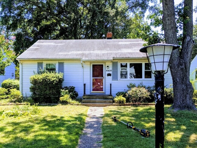 Photo - Spacious 3bdrm/2bth Home Located in a Well Established Neighborhood in Richmond's West End  Conve...