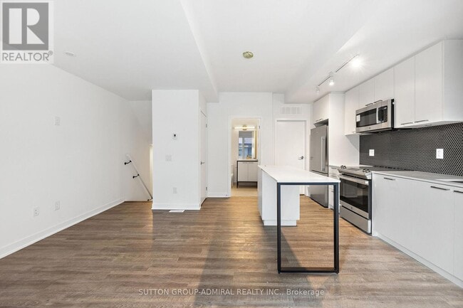 Photo - 10 Ed Clark Gdns