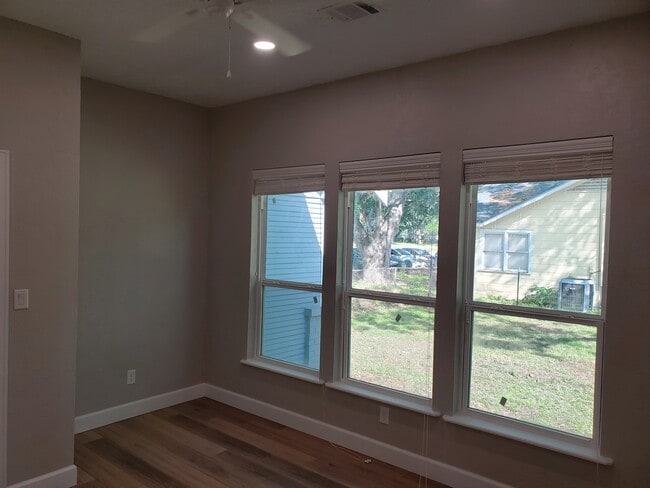 Photo - 6823 Guyler St