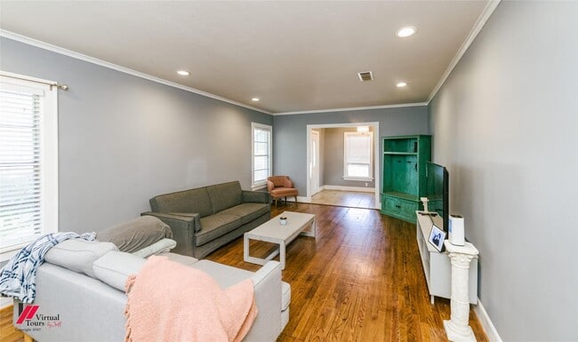 Photo - Charming South Highlands Home with Multiple Living Areas