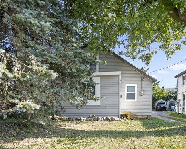 Building Photo - 31 Heights Rd Rental