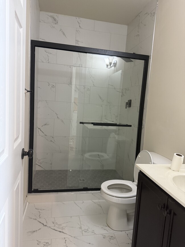 Photo - 628 Abbey Village Cir