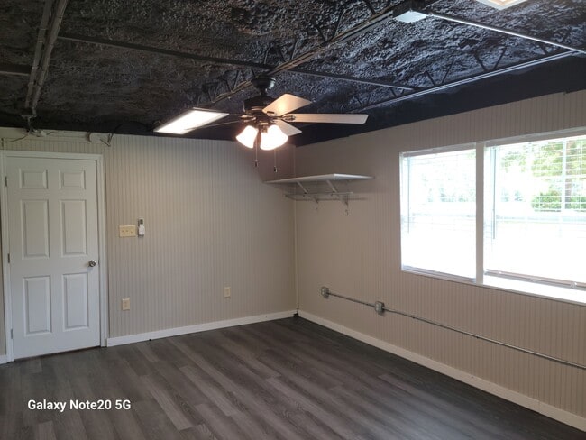 Photo - 652 Ralph Rahn Rd