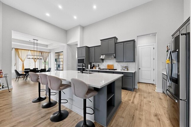 Photo - 1221 Blue Crk Ln