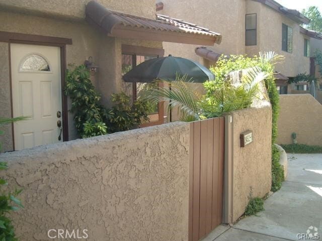 Building Photo - 2452 Chandler Ave Rental
