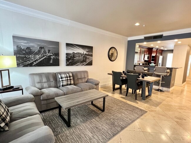 Building Photo - Luxurious 2 Bed/2 Bath Condo: Resort Living Just Minutes from the Las Vegas Strip! Unit 313