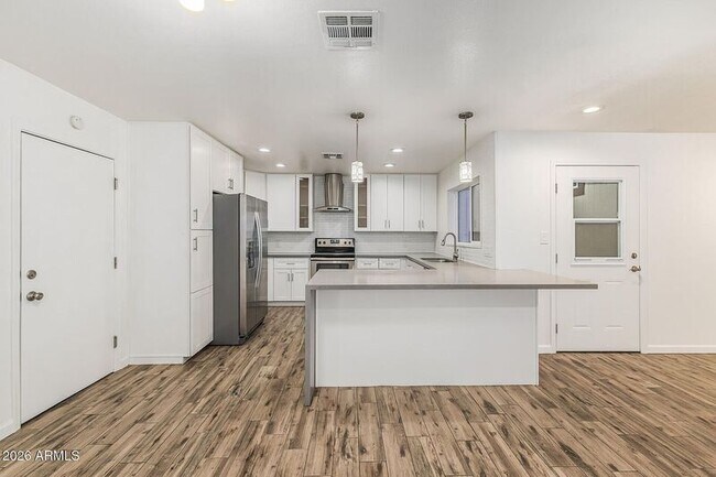 Photo - 937 N 85th St