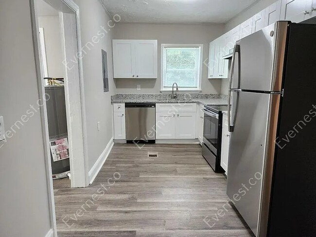 Photo - 4996 West St