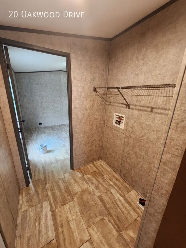 Photo - 20 Oakwood Dr