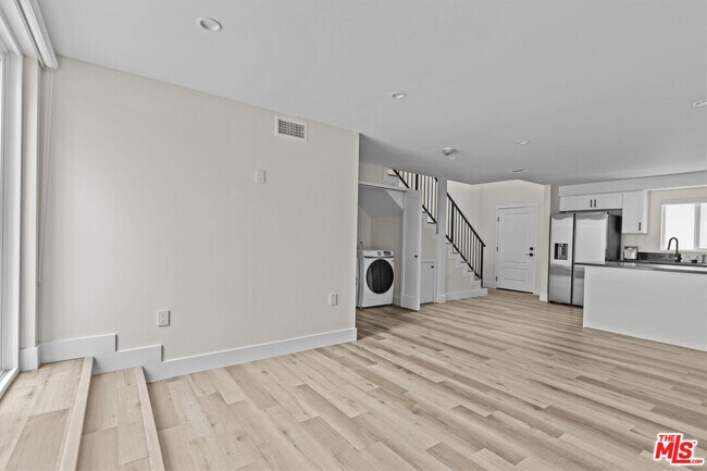 546 N Genesee Ave