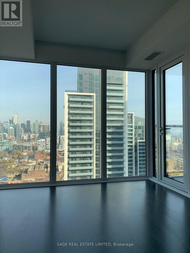 Photo - 19 Western Battery Rd Unit 3122