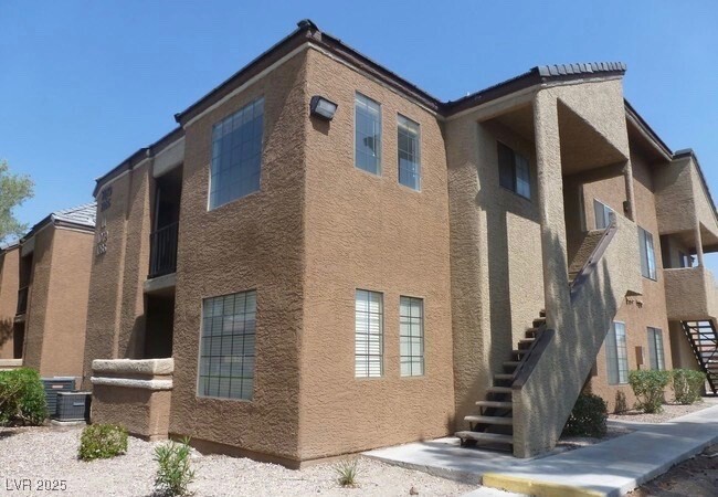 Building Photo - 2700 N Rainbow Blvd Unit 2086