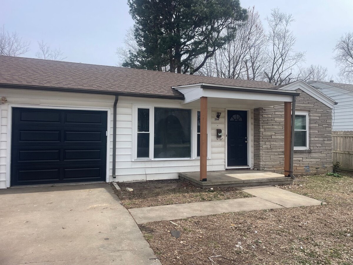 Photo - 2044 S Hampton Ave