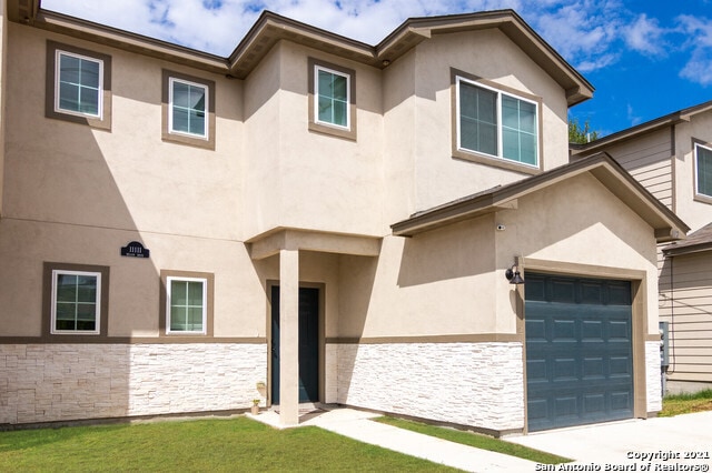 Building Photo - 11111 Belair Dr Rental