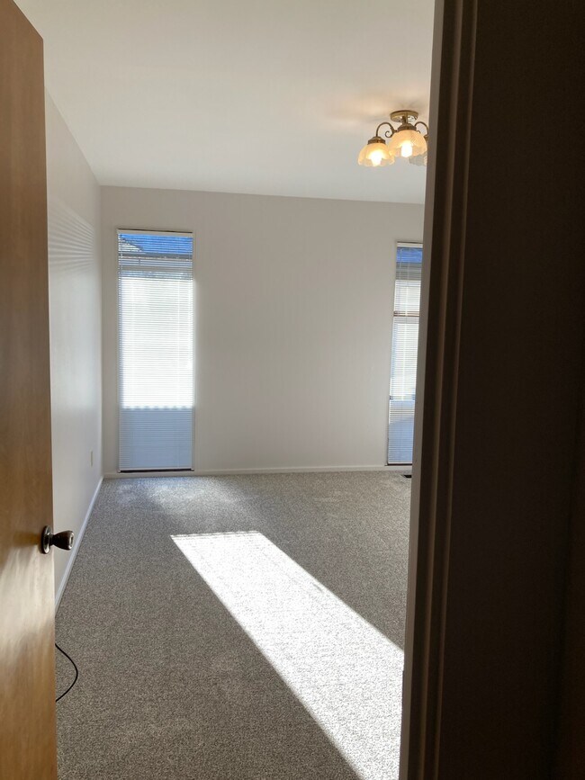 Photo - 6007 74th St NE