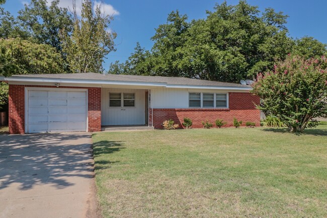 Cute 3-Bedroom Home in Central Lubbock! - Cute 3-Bedroom Home in Central Lubbock!