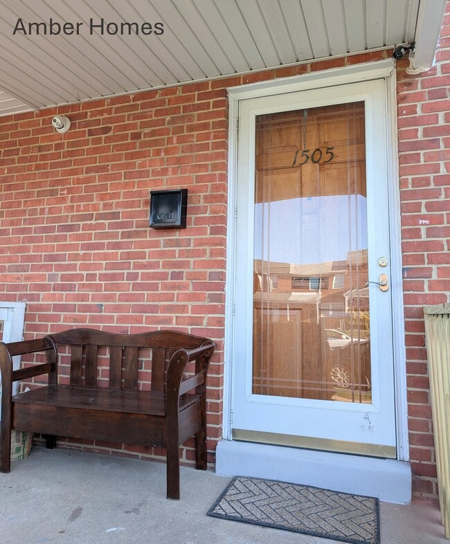 Photo - 1505 Becklow Ave