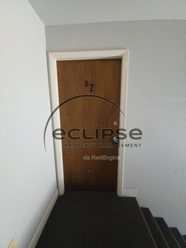 Photo - 512 Bell Ct Unit B7