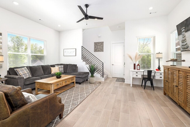 Photo - 158 E South St Unidad ID1221850P