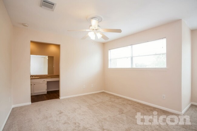 Photo - 7717 Intrepid St