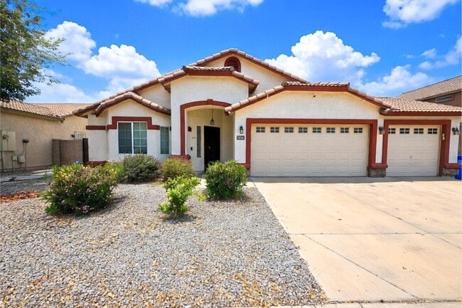 Building Photo - 2030 W Carson Rd