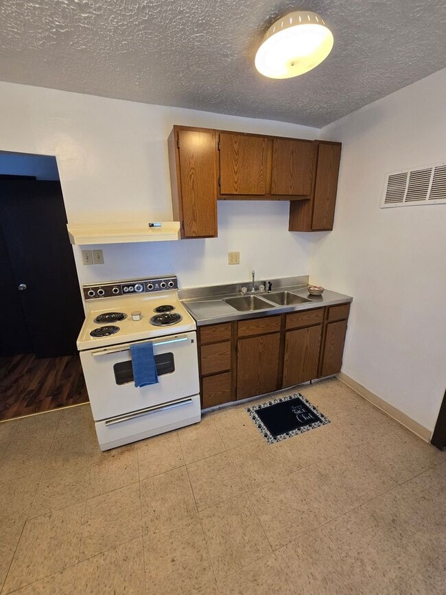 Photo - 406 1/2 S Hague Ave-