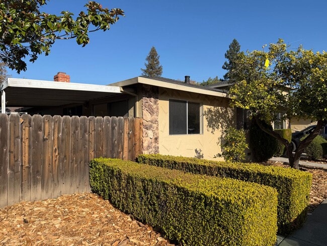 Building Photo - Kent/Pal Unit 1520