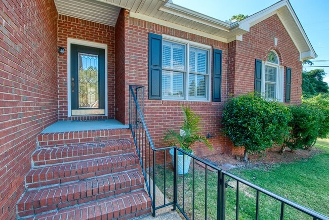 Photo - 1000 Eagle Pass Way