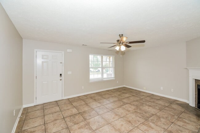 Photo - 320 Birchclay Point N