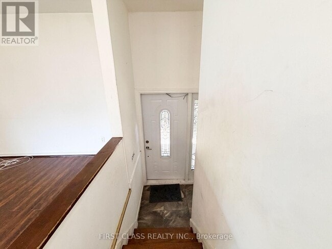 Photo - 87 Vauxhall Dr