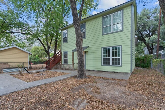 Photo - 2610 E 2nd St Townhome