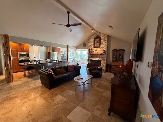 Building Photo - 901 Madrona Dr Rental