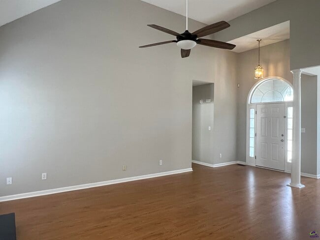 Photo - 253 Chadwick Cir