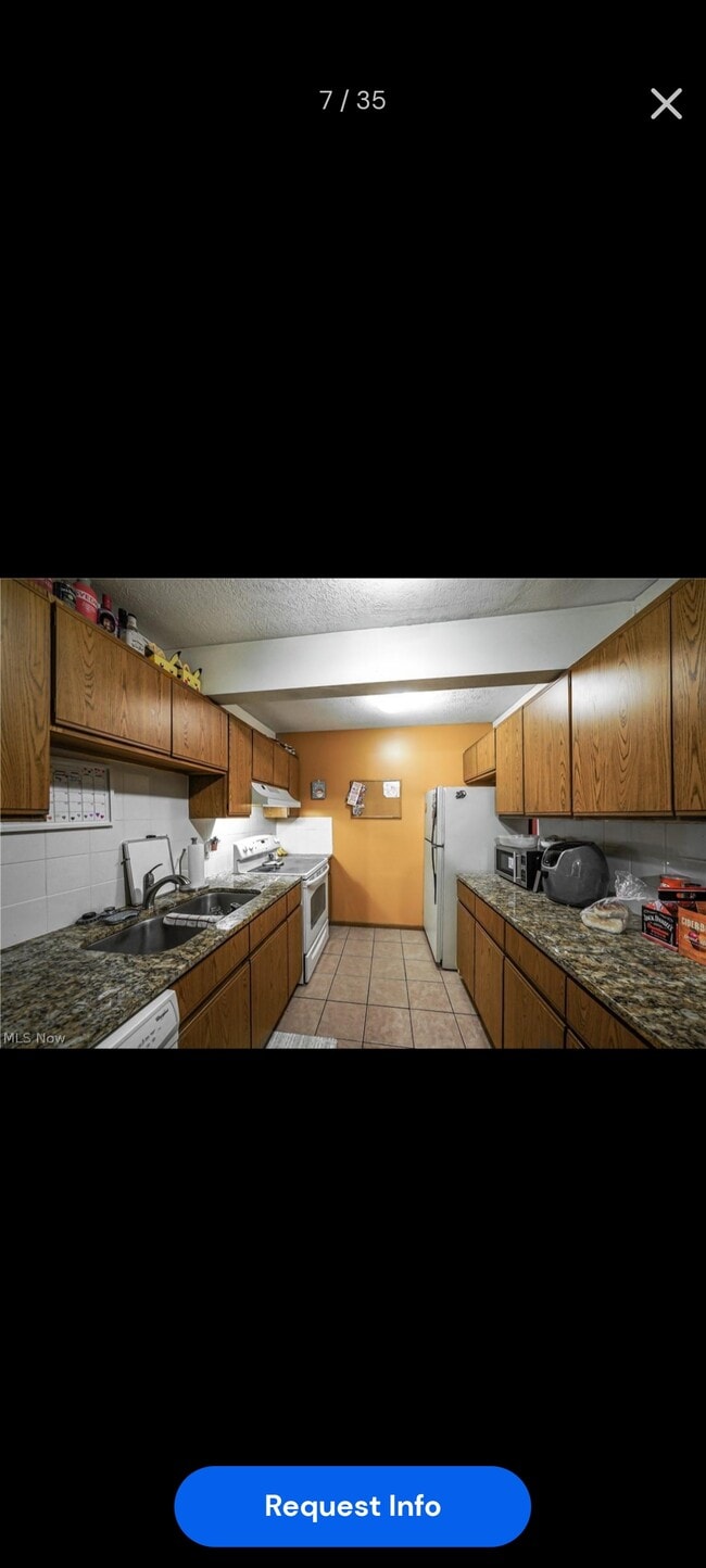 Kitchen - 681 Carroll St