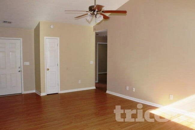 Photo - 223 Green Rose Rd