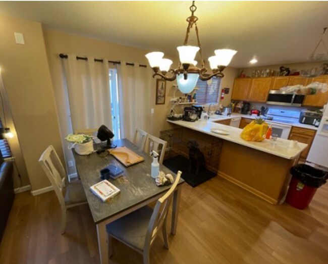 Brand new paint and new carpet! So much Casa Casas en Alquiler