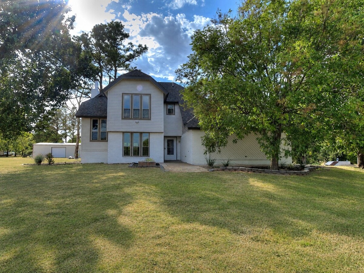 Photo - 407 E Cedar Dr