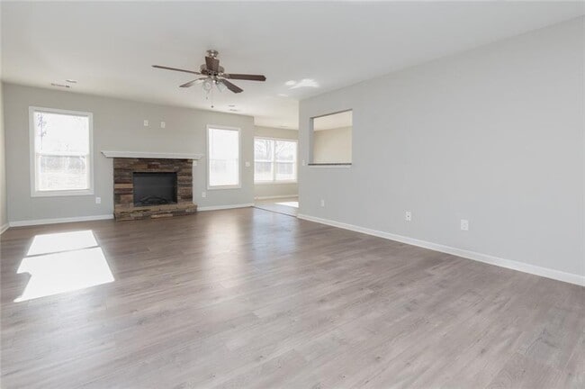 Photo - 82 Gray Field Ct